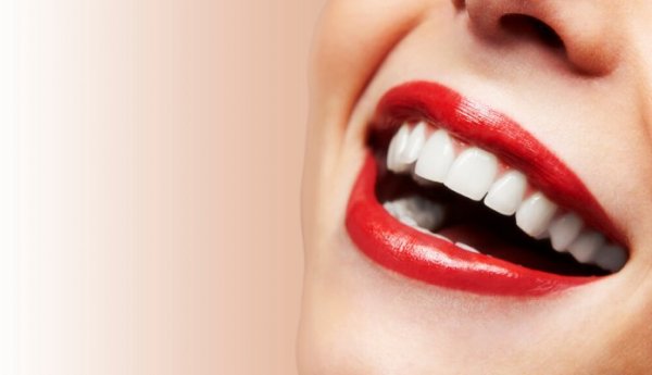 How Changing Hormones Affect a Woman’s Dental Health